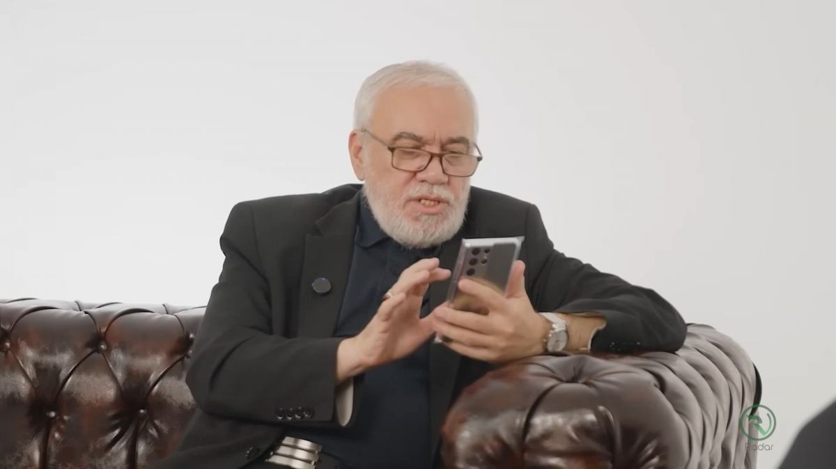 وضعیت عجیب تلفن همراه علی فتح الله زاده