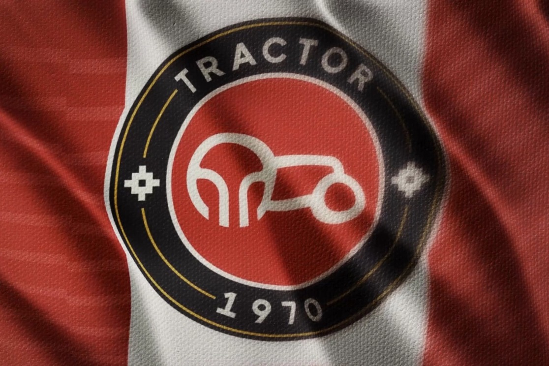 آتش‌بازی تراکتور در خط دفاع از شجاع؛ حملات رسانه‌ای را پس زد