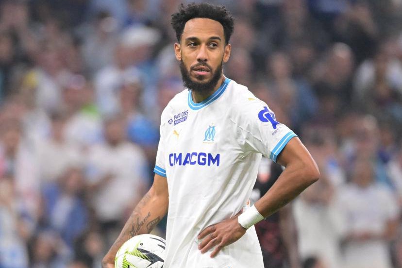 اوبامیانگ به رکورد ۴۰۰ گل در دوران حرفهای رسید