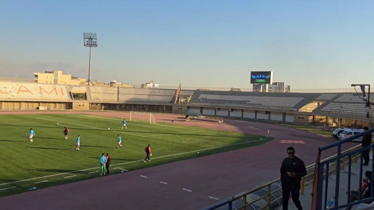 پخش آهنگ معروف لیگ قهرمانان اروپا بین دو نیمه بازی هوادار و برق شیراز در جام حذفی