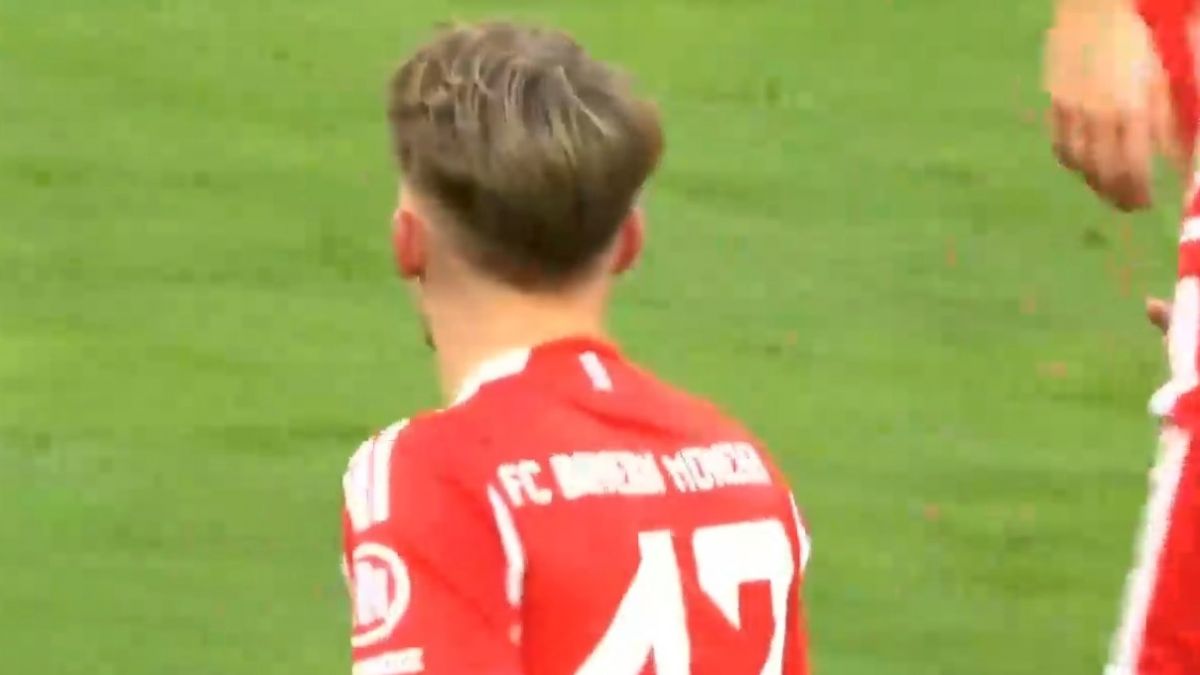 گل اول بایرن مونیخ به فرایبورگ (کارل)