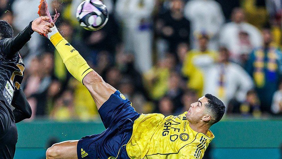 جادوی رونالدو در ۴۰ سالگی؛ قیچی برگردان تاریخی مقابل الخلیج