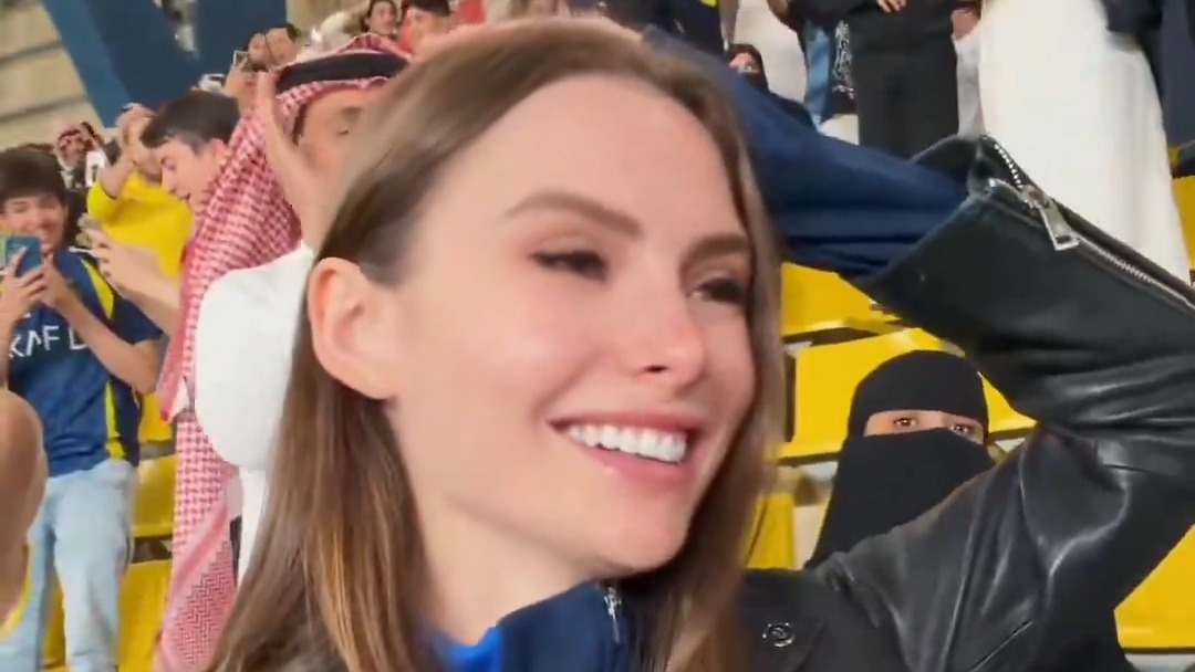 سوپرگل برگردان رونالدو به الخلیج از زاویه دوربین یک دختر روس