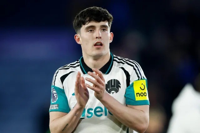 امیدهای غول اروپا برای جذب مدافع نیوکاسل زنده شد