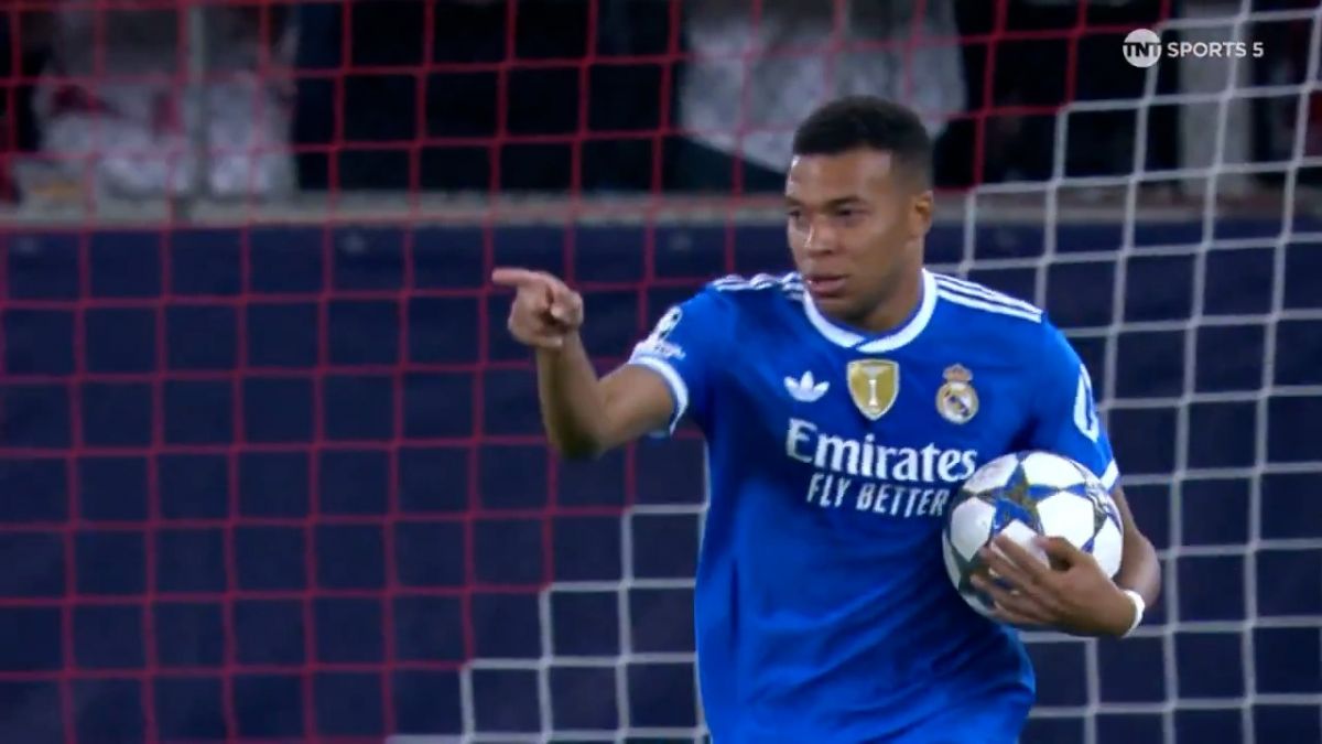 گل اول رئال مادرید به المپیاکوس (کیلیان امباپه)