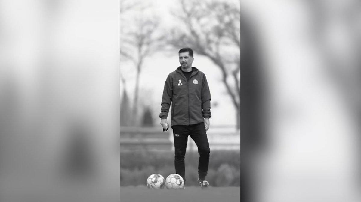 مجتبی حسینی سرمربی آلومینیوم پس از درگذشت پدرش، بدون غیبت و با تعهد کاری در تمرینات آلومینیوم حضور پیدا کرد