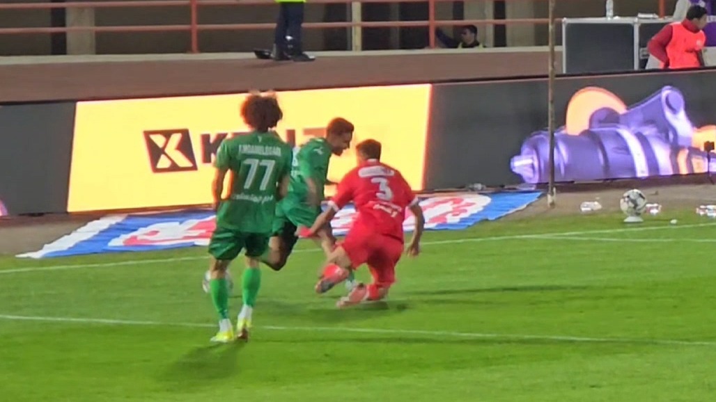 صحنه مشکوک به پنالتی برای شمس آذر از دوربین فوتبالی