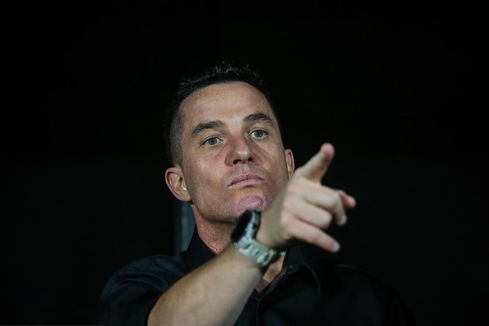 اوسمار و تکرار قهرمانی با پرسپولیس؟ باید خیلی آب از زیر این پل رد شود!