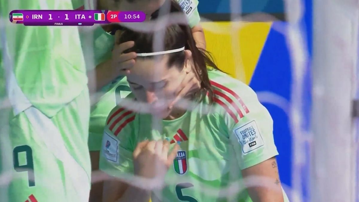 گل اول زنان ایتالیا به زنان ایران (آدریلی برته)