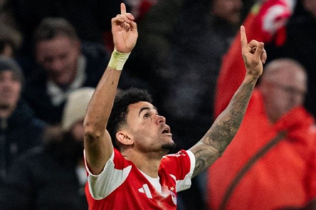 بایرن مونیخ 3-1 سن‌پائولی؛ لوچو دیاز، فرشته نجات کمپانی شد