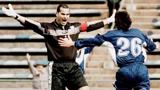 دروازه‌بانی که در یک مسابقه هت تریک کرد!