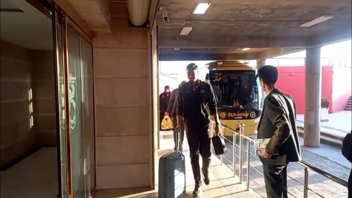 ورود تیم سپاهان اصفهان به ورزشگاه شهدای صنعت مس