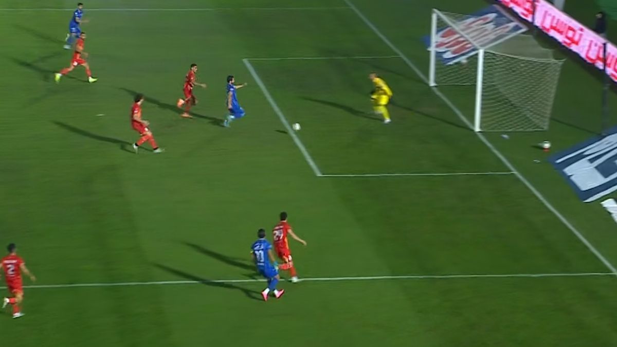 موقعیت سوزی بازیکنان استقلال روی سانتر زیبای رامین رضاییان