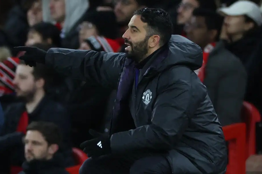 دلیل عدم فعالیت سرمربی منچستریونایتد در شبکه‌های مجازی