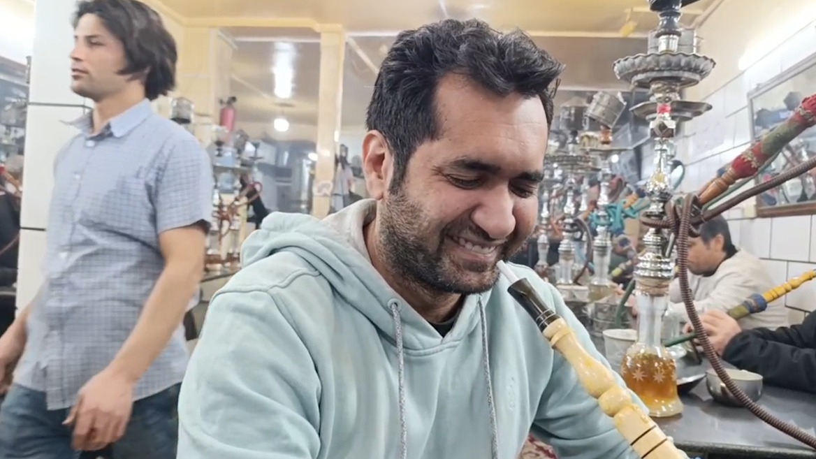 پیش بینی های هواداران استقلال و پرسپولیس در یک قهوه خانه