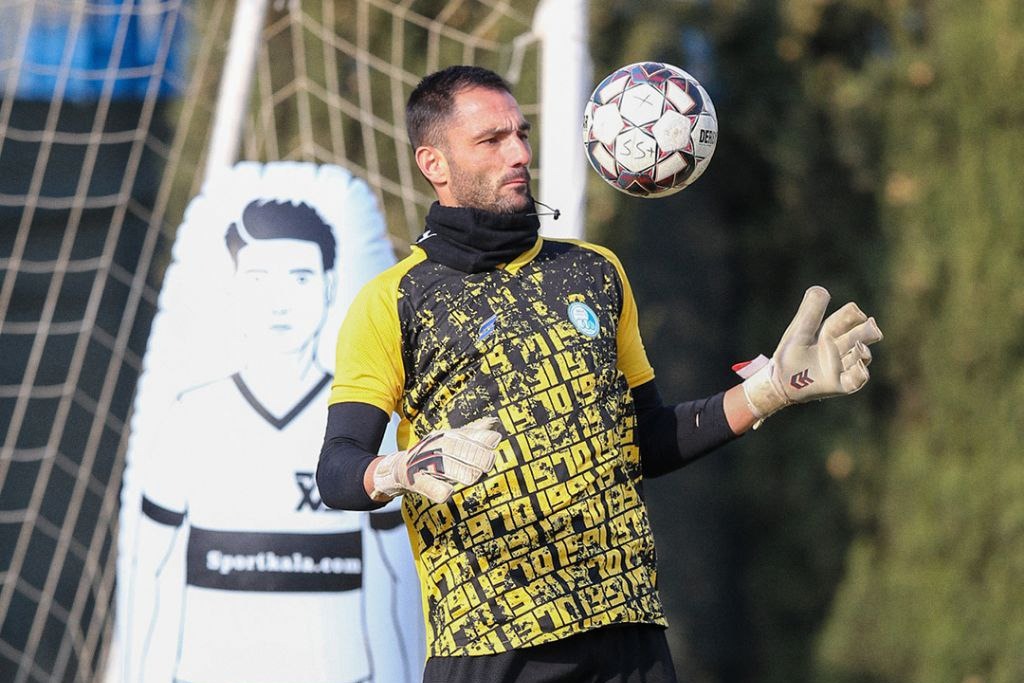 آدان دومین دروازه‌بان خارجی استقلال در دربی؟ به‌یاد توپالوویچ (عکس)