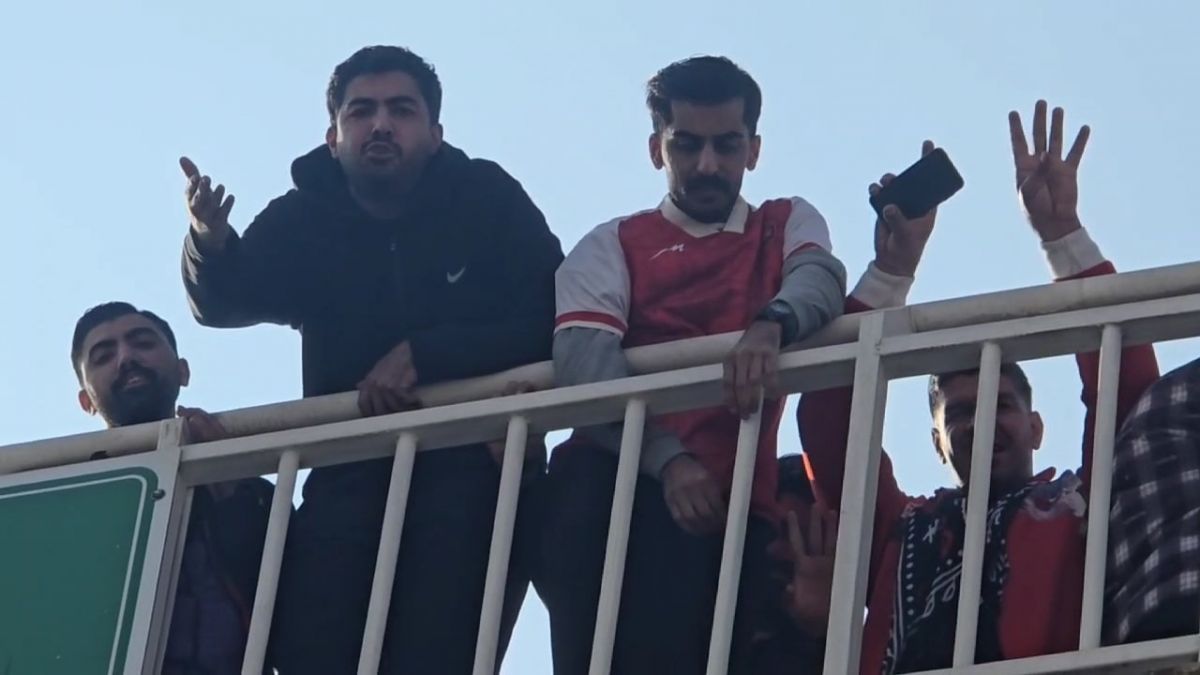 هوادار پرسپولیس: دربی برای تهران است، چرا بازی باید در اراک برگزار شود؟