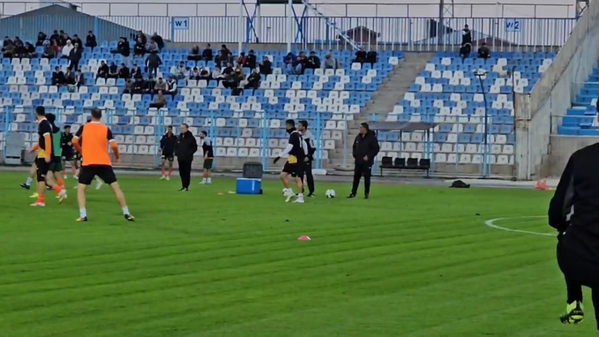 گرم کردم بازیکنان ملوان و مس رفسنجان