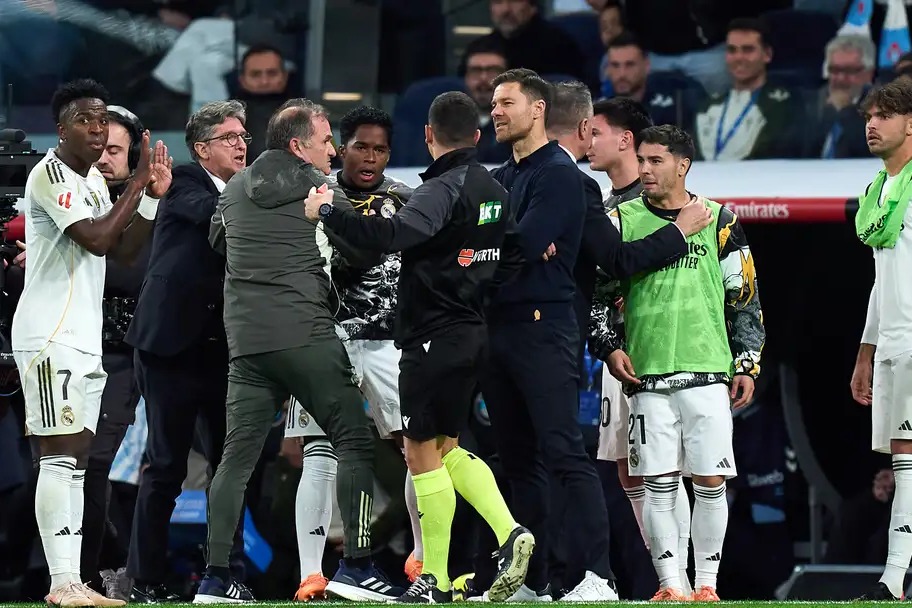 واکنش عجیب پدر اندریک به اخراج پسرش در بازی با سلتاویگو