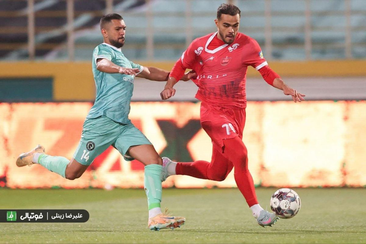 پایان نیمه اول/ پیکان صفر - پرسپولیس یک