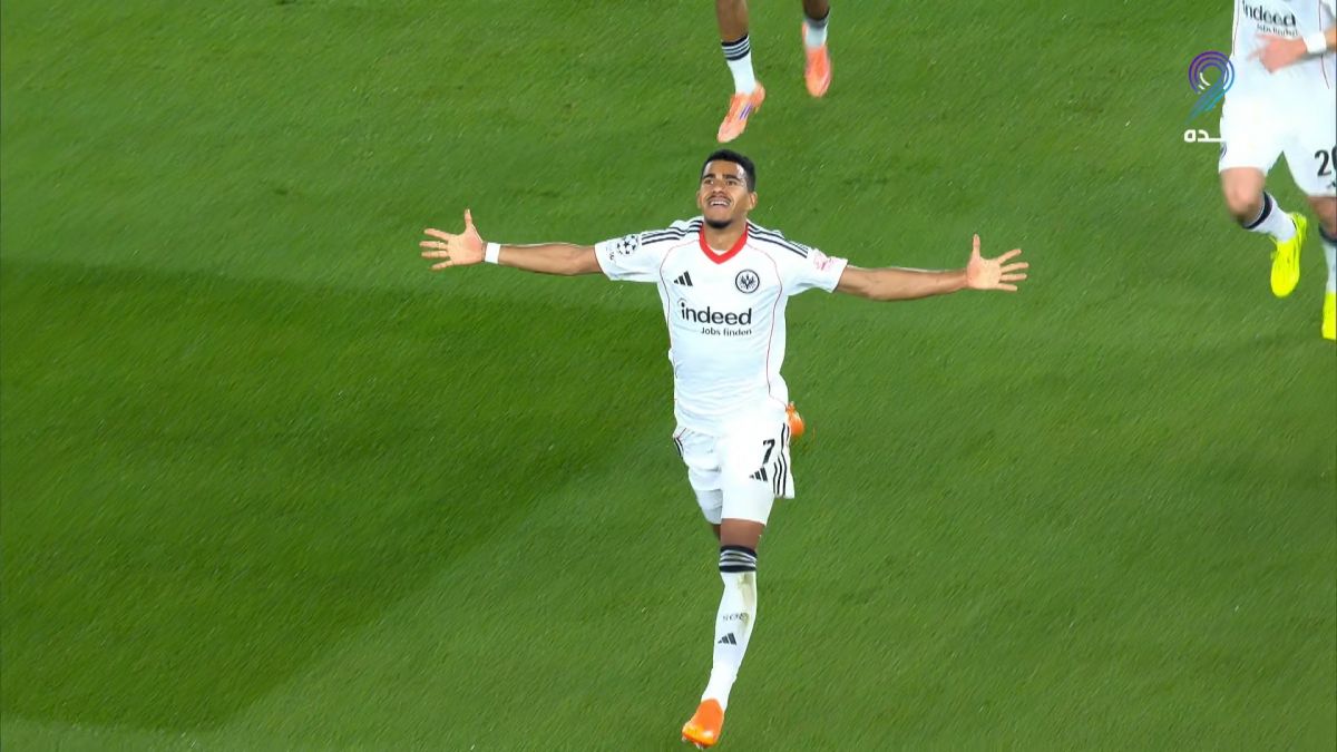 گل اول اینتراخت فرانکفورت به بارسلونا (کناوف)