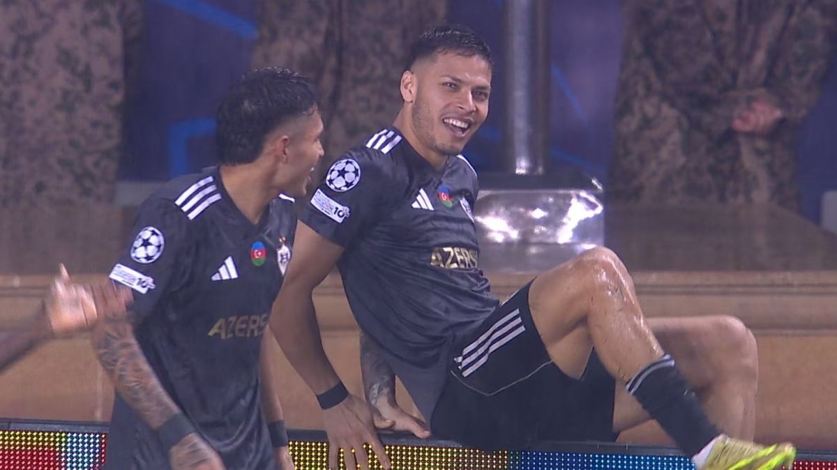 گل دوم قره باغ به آژاکس (سیلوا)