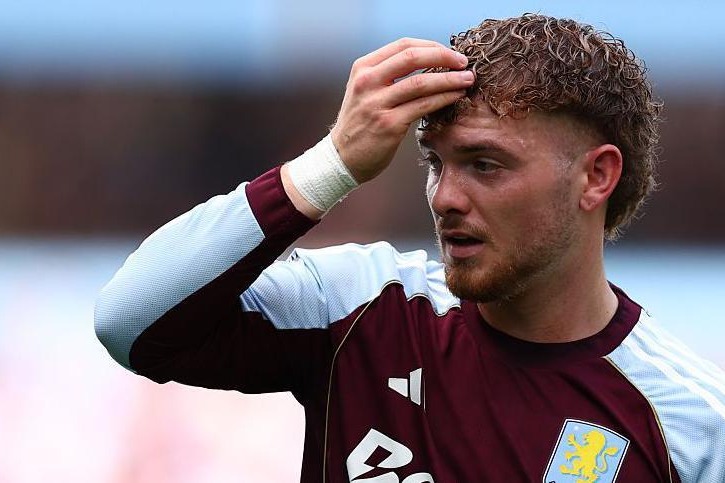 هاروی الیوت در آستانه بازگشت به لیورپول