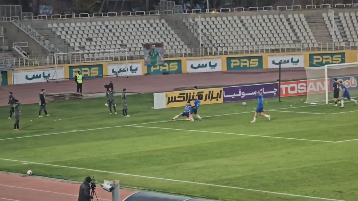 گل اول نساجی مازندران به هوادار (پوریا رضازاده دقیقه 90)