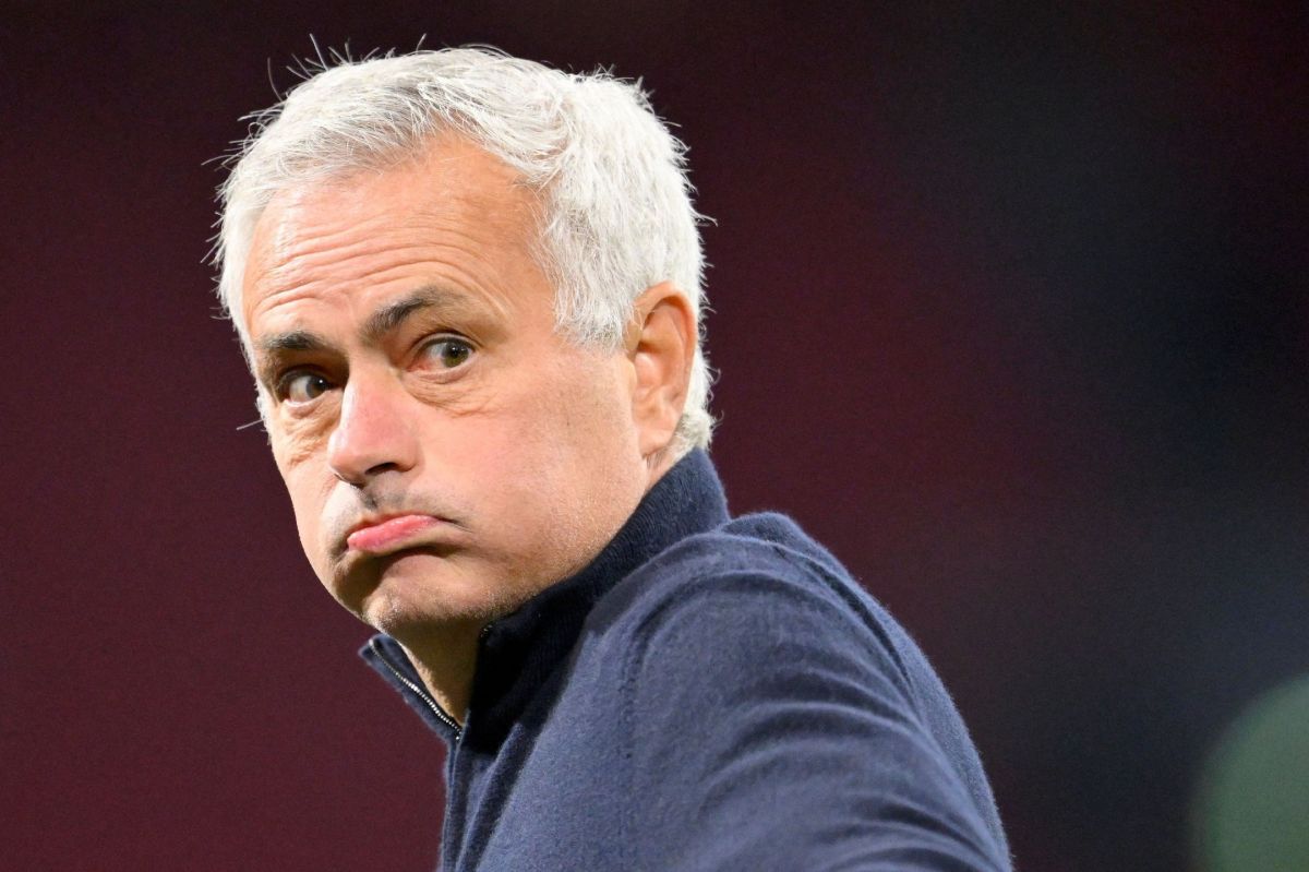 دفاع محکم رئیس ناپولی از آقای خاص: او تمام نشده است