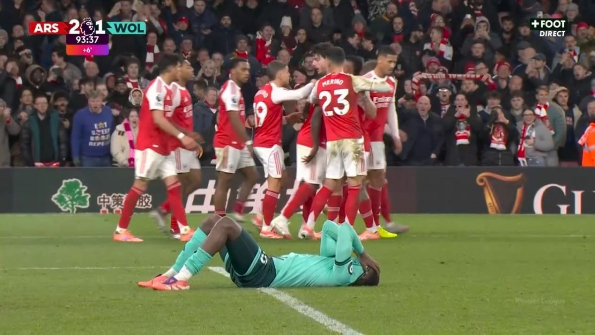 گل دوم آرسنال به ولورهمپتون (گل به خودی موسکوئرا در دقیقه 94)