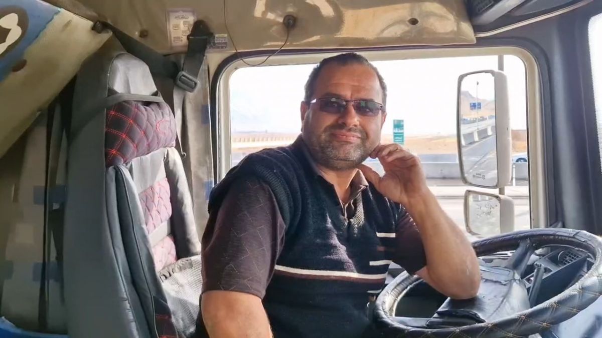 گفت و گو با راننده کامیون استقلالی در دل جاده