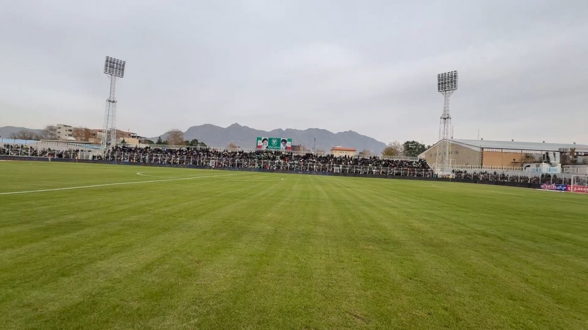 حواشی خیبر و استقلال/ از پر شدن ورزشگاه تا موسیقی محلی و حضور بانوان دو تیم کنار یکدیگر