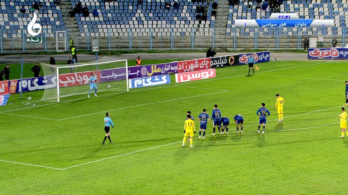 گل دوم فجر سپاسی به ملوان (رستمی - پنالتی)