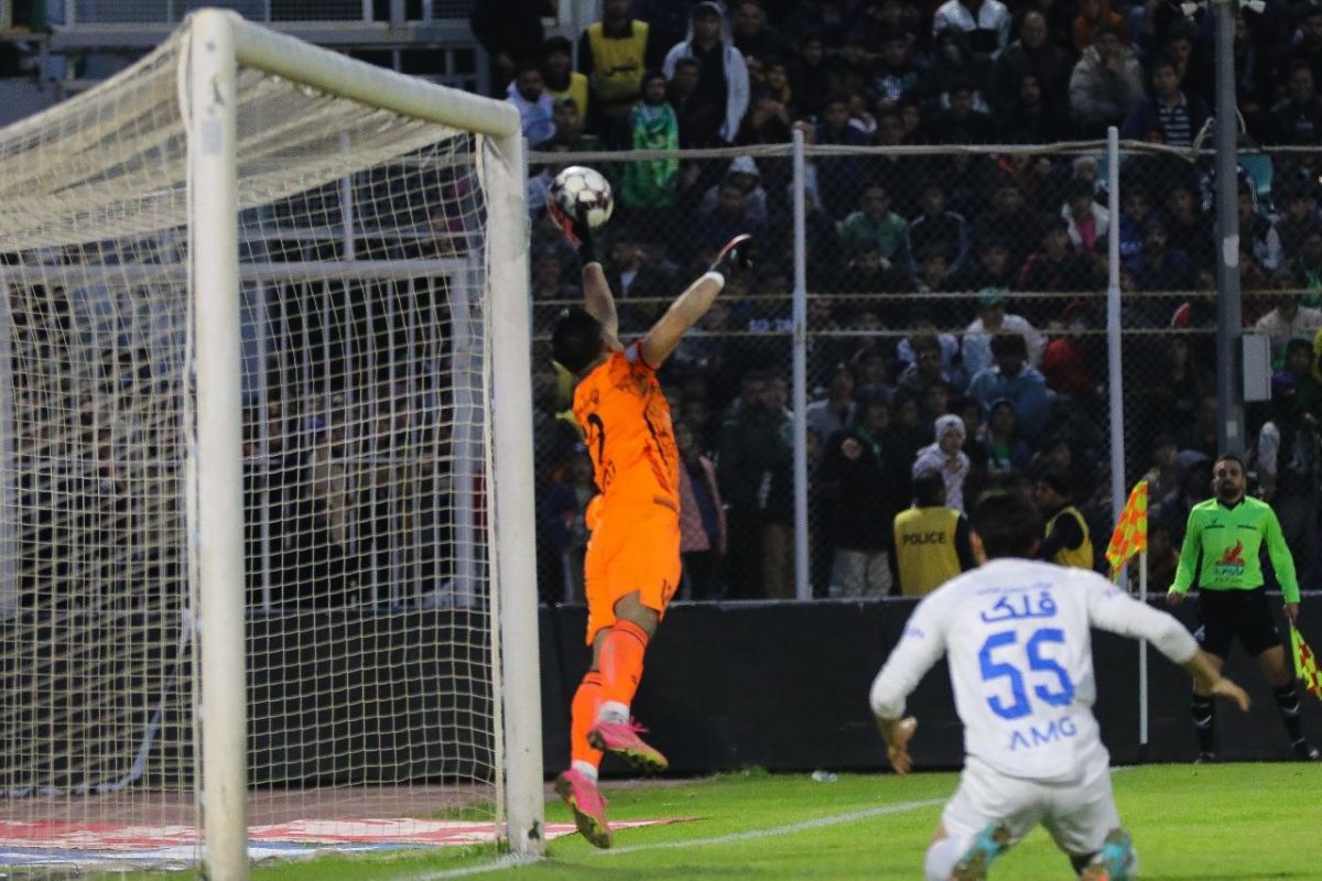 تعجب ساپینتو از  عملکرد دیناروند؛ هشت‌پای خرم‌آباد!