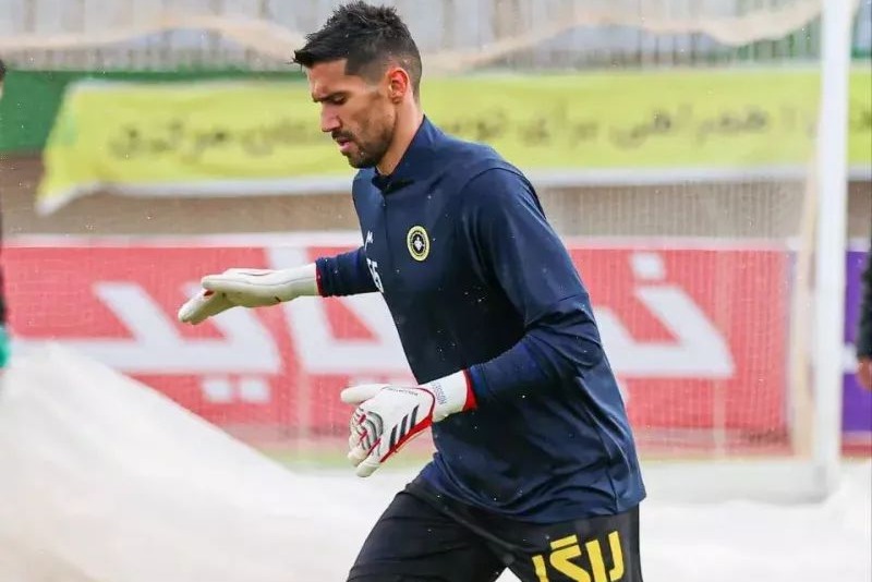 قصه تکراری این هفتهها/ سیدحسین کلینشیت میکند، سپاهان میبرد!