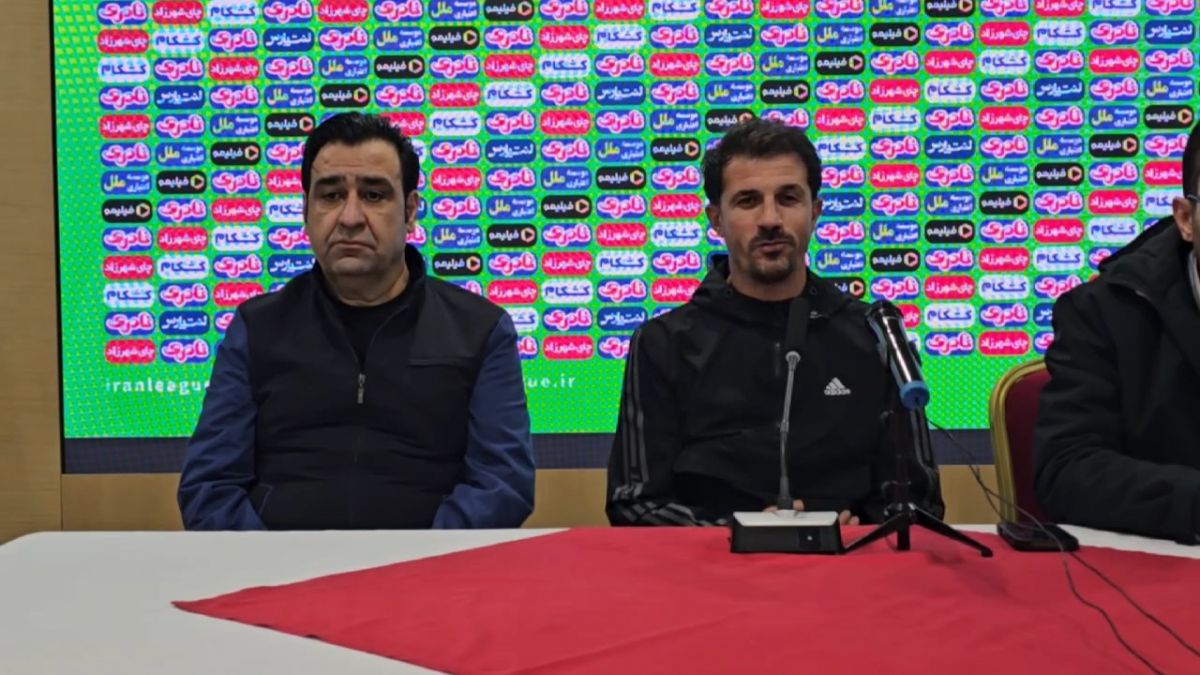 نشست خبری سرمربی ذوب آهن پیش از دیدار برابر شمس آذر