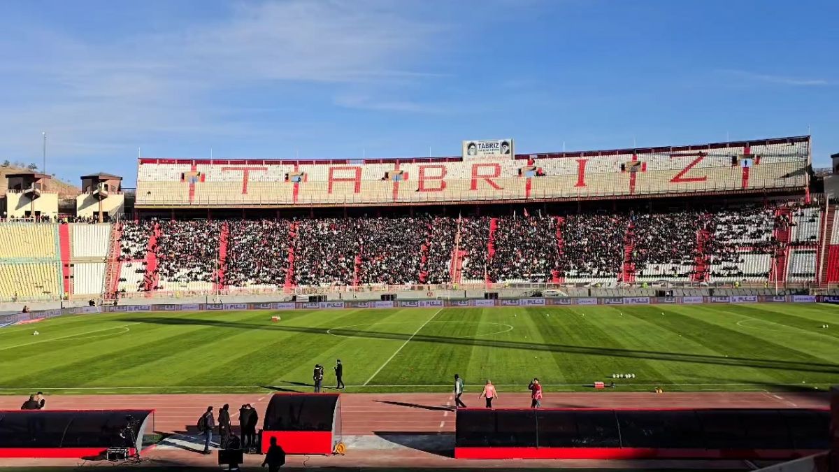 حال و هوای ورزشگاه یادگار امام (ره) در فاصله یک ساعت تا آغاز بازی