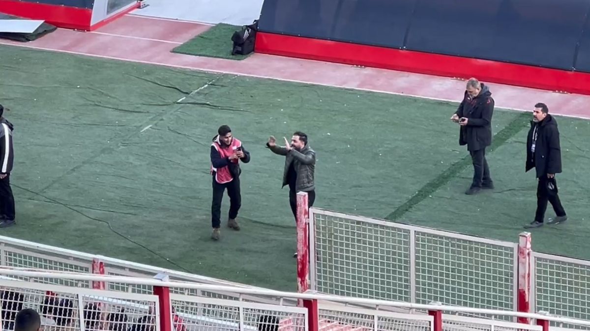 از حضور سعید مظفریزاده در ورزشگاه تا تشویق عبدالرضا علیزاده سرمربی والیبال شهرداری ارومیه