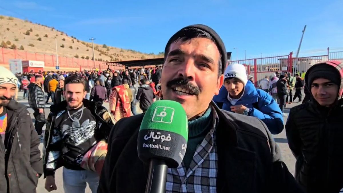 گفت و گو با هواداران تراکتور قبل از بازی با پرسپولیس در جام حذفی