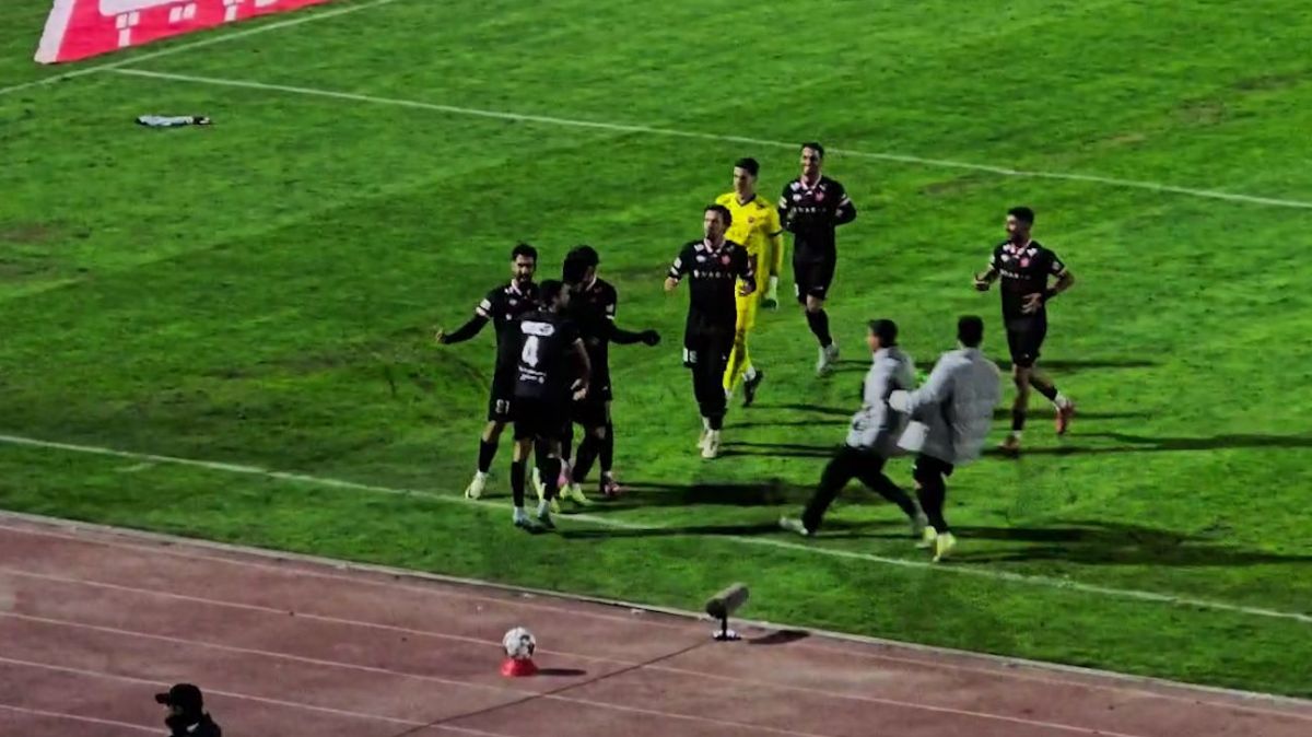 گل تساوی پرسپولیس به تراکتور و حواشی بعد از آن از قاب دوربین فوتبالی