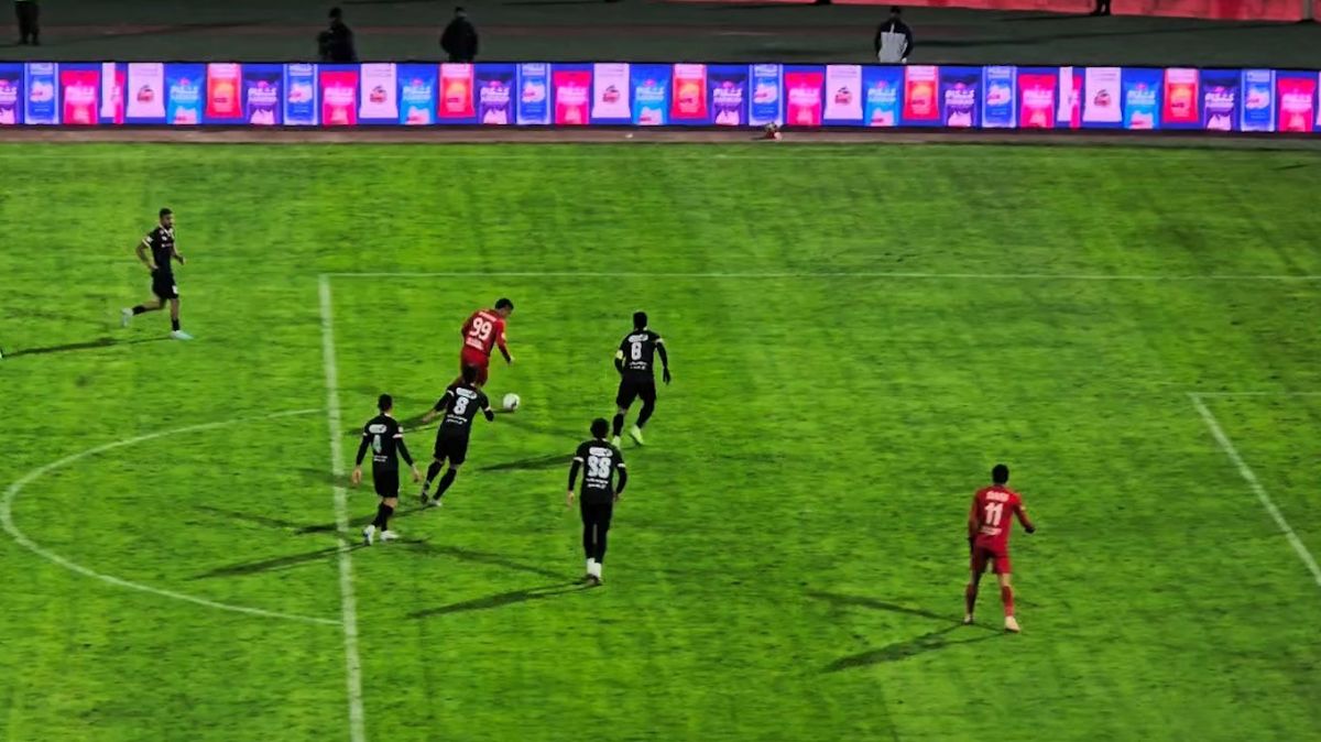 موقعیت گلی که حسینزاده در دقایق آخر وقتهای تلفشده مقابل دروازه پرسپولیس از دست داد