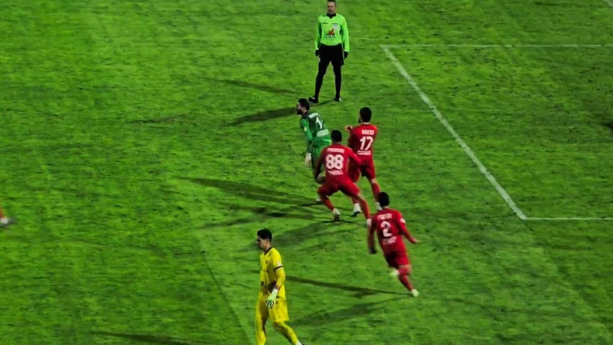 ضربات پنالتی هیجان انگیز بازی تراکتور - پرسپولیس از زاویه دوربین فوتبالی