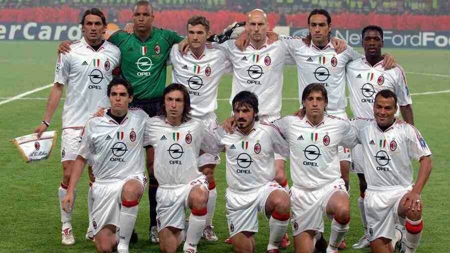 ترکیب افسانهای میلان در فصل ۲۰۰۵-۲۰۰۴