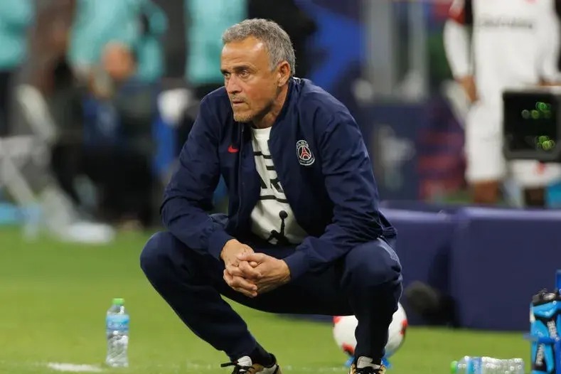 شوکه شدن انریکه از مصدومیت دروازه‌بان شگفتی‌ساز