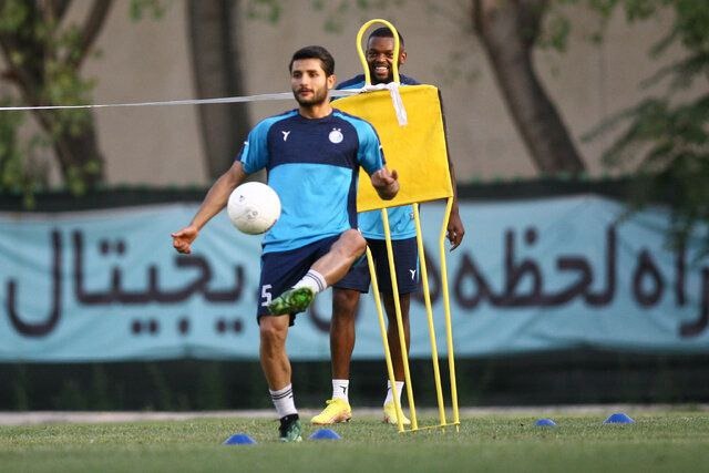 بازیکن استقلال به المحرق می‌رسد