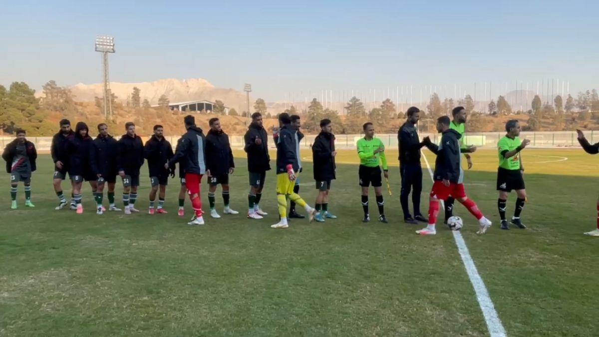 مراسم شروع بازی تیم های نیروی زمینی و شهرداری نوشهر