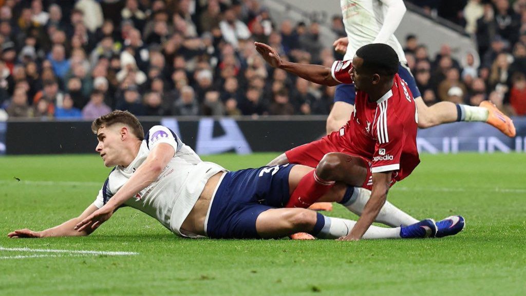 شوک‌ بزرگ لیورپول؛ احتمال پارگی رباط صلیبی مهاجم گران‌قیمت