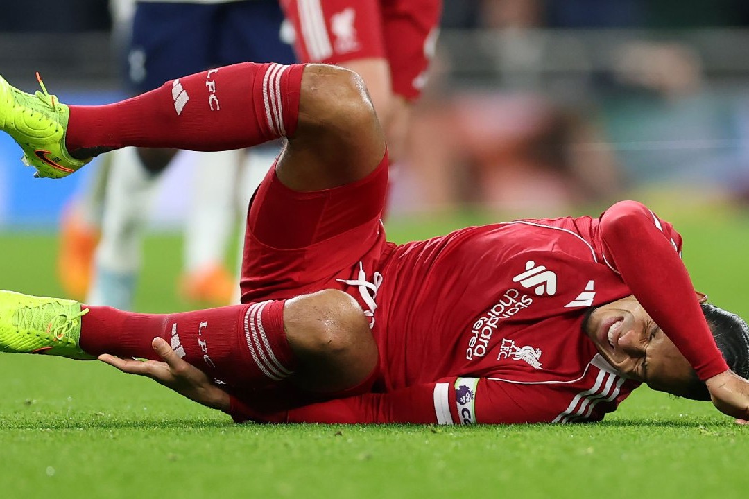 واکنش فن دایک به تکل خشن هم‌وطنش بر روی او