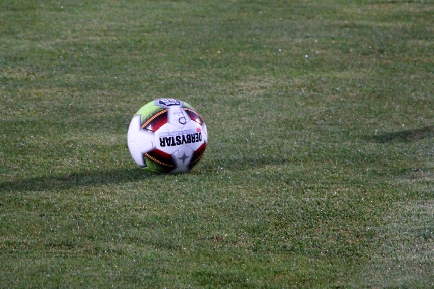 بررسی بازی لنا پارس و تجهیزات صالح آبادی در کمیته اخلاق هیات فوتبال