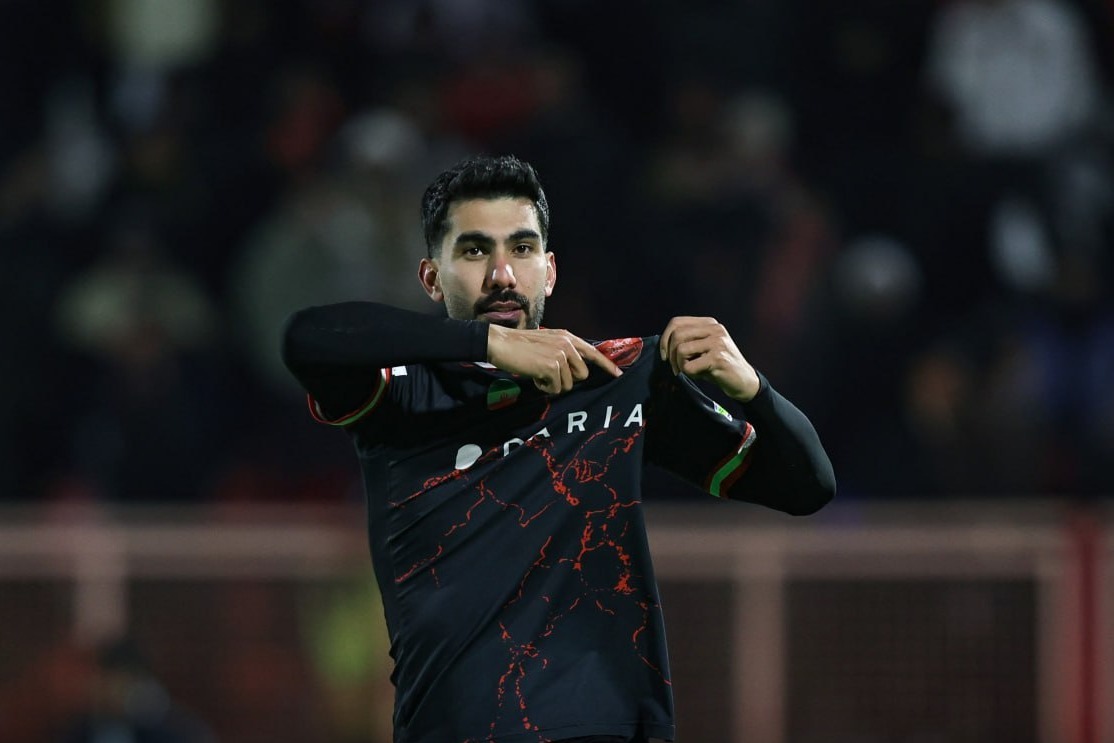 افزایش فالورهای شکاری در اینستاگرام؛ بوسه شیرین به لوگوی پرسپولیس!